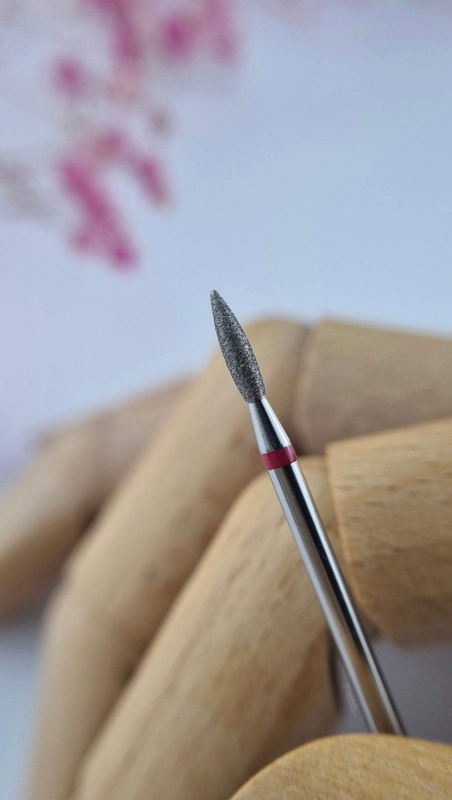 GOOD MANI Frez diamentowy Łezka czerwona 121