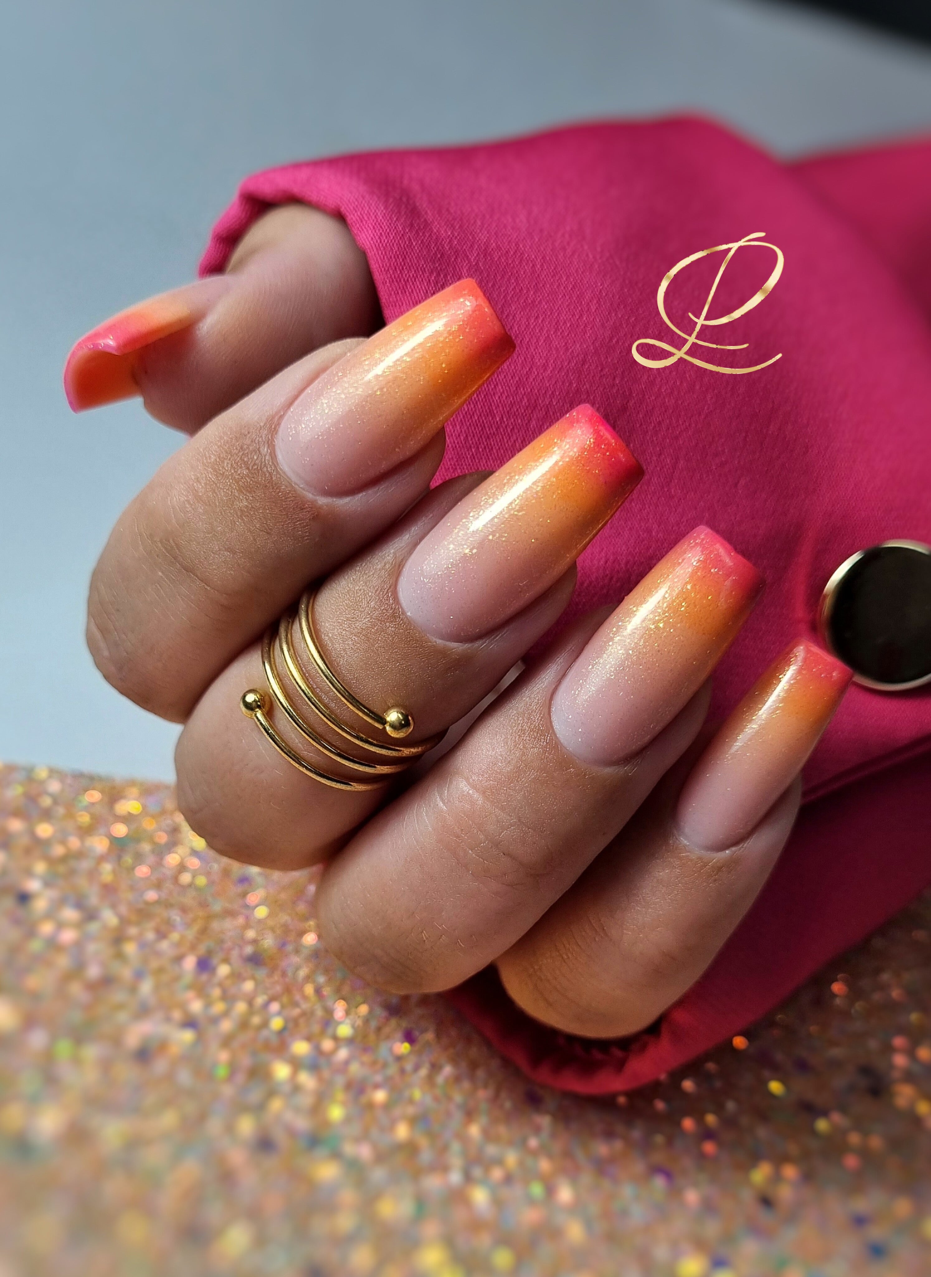 VICTORIA VYNN Top GOLD No Wipe NEW